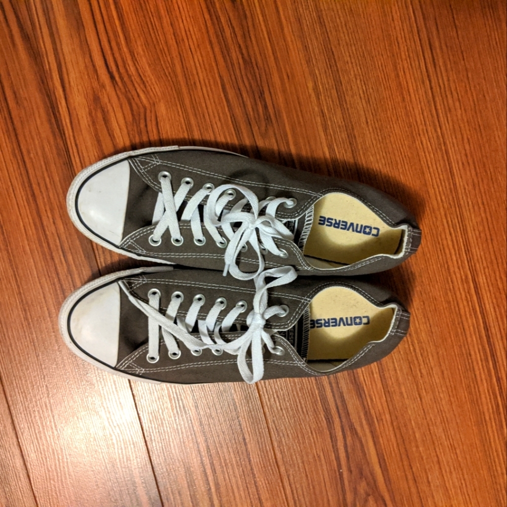Grey converse